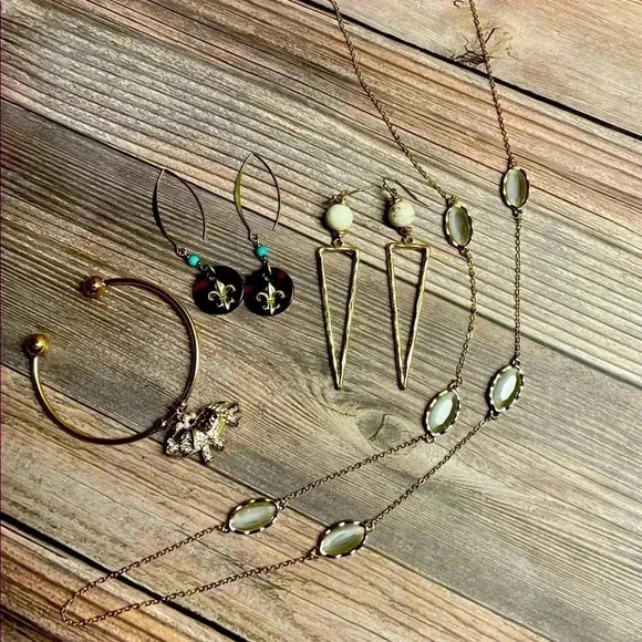 Jewelry bundle - Picture 1 of 1